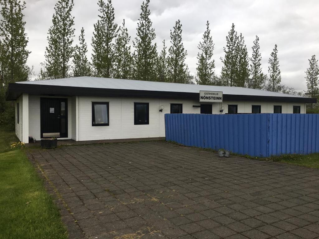 Nonsteinn Guesthouse Arnes  Exterior photo